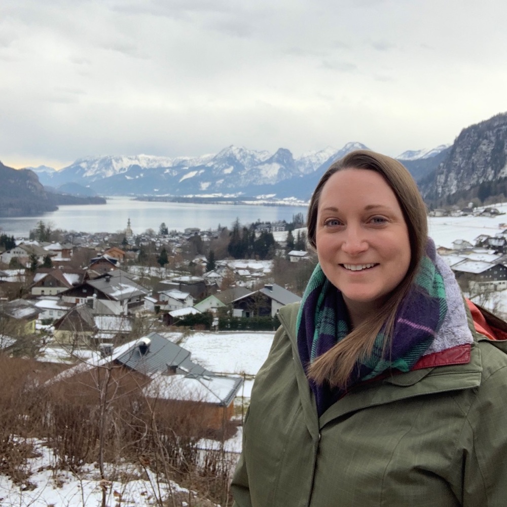 Meet your Posher, Laurie